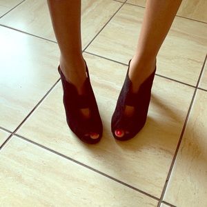 Woman Black peep toe shoes